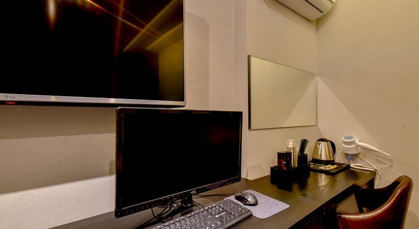 French Code Hotel Changwon Exterior foto