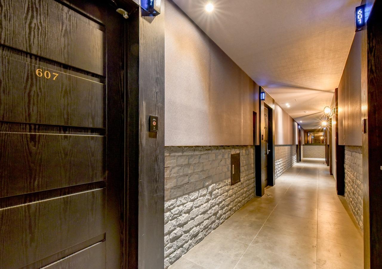 French Code Hotel Changwon Exterior foto