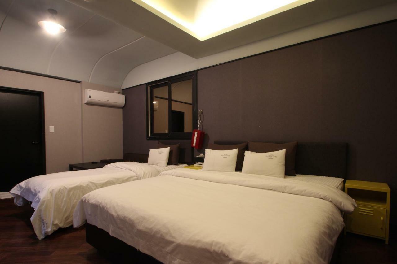 French Code Hotel Changwon Exterior foto