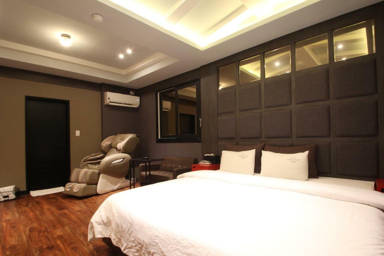 French Code Hotel Changwon Exterior foto